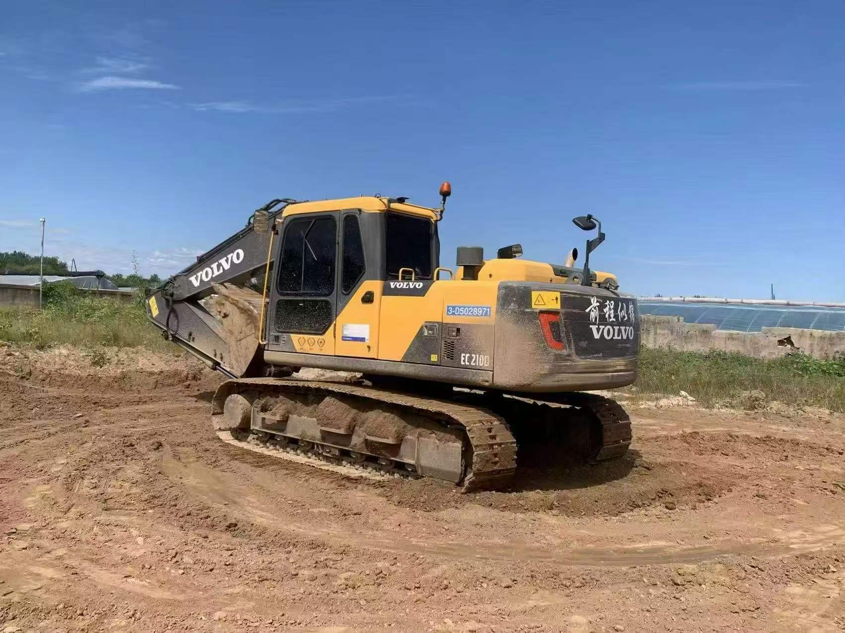 شراء حفارة Volvo EC170D مستعملة / 3