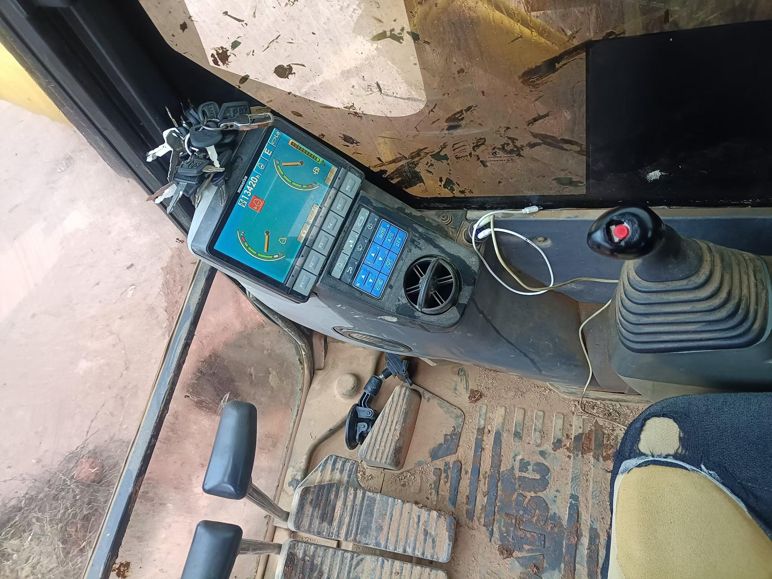 Buy Komatsu PC200-8N1 Used Excavator / 9