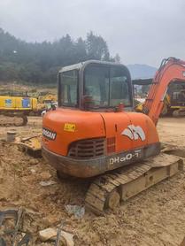 Buy Doosan DH60-7 Used Excavator / 2 Buy Doosan DH60-7 Used Excavator / 2