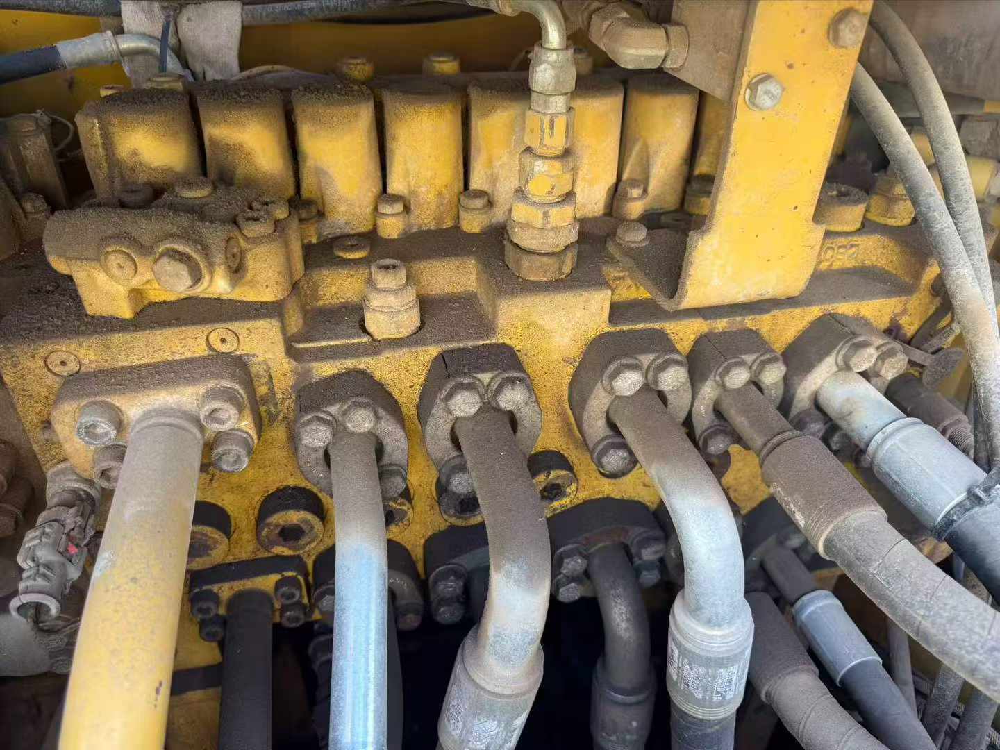 Buy Caterpillar 323 Used Excavator / 6