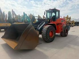 Buy Doosan DL607-9C Used Excavator / 3 Buy Doosan DL607-9C Used Excavator / 3