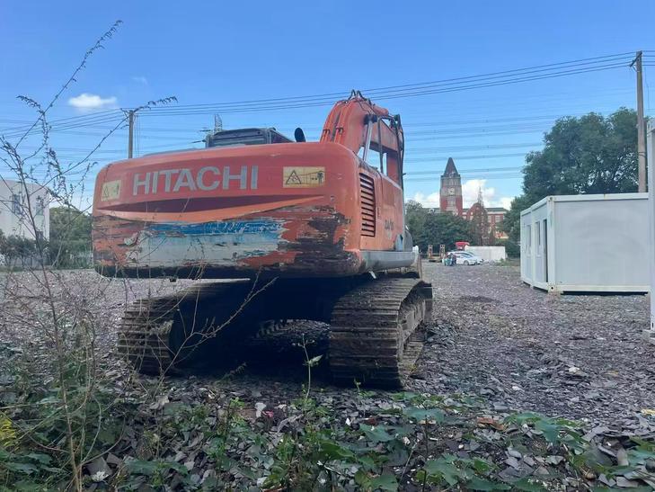 Buy Hitachi EX200-3 Used Excavator / 1