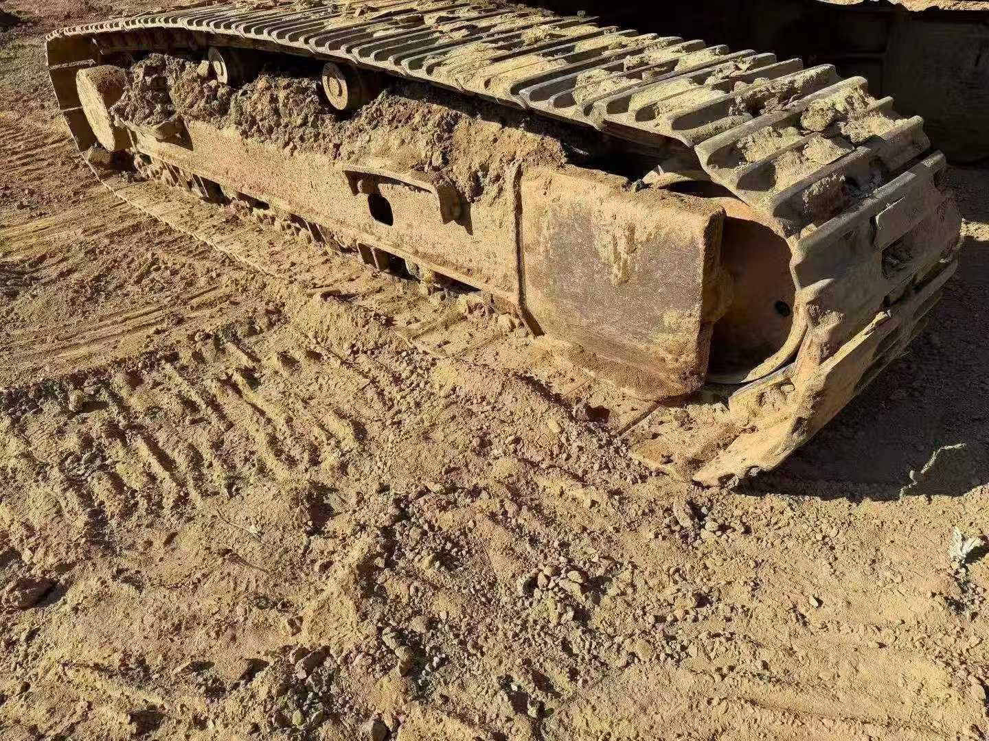 شراء حفارة Volvo EC210B مستعملة / 7