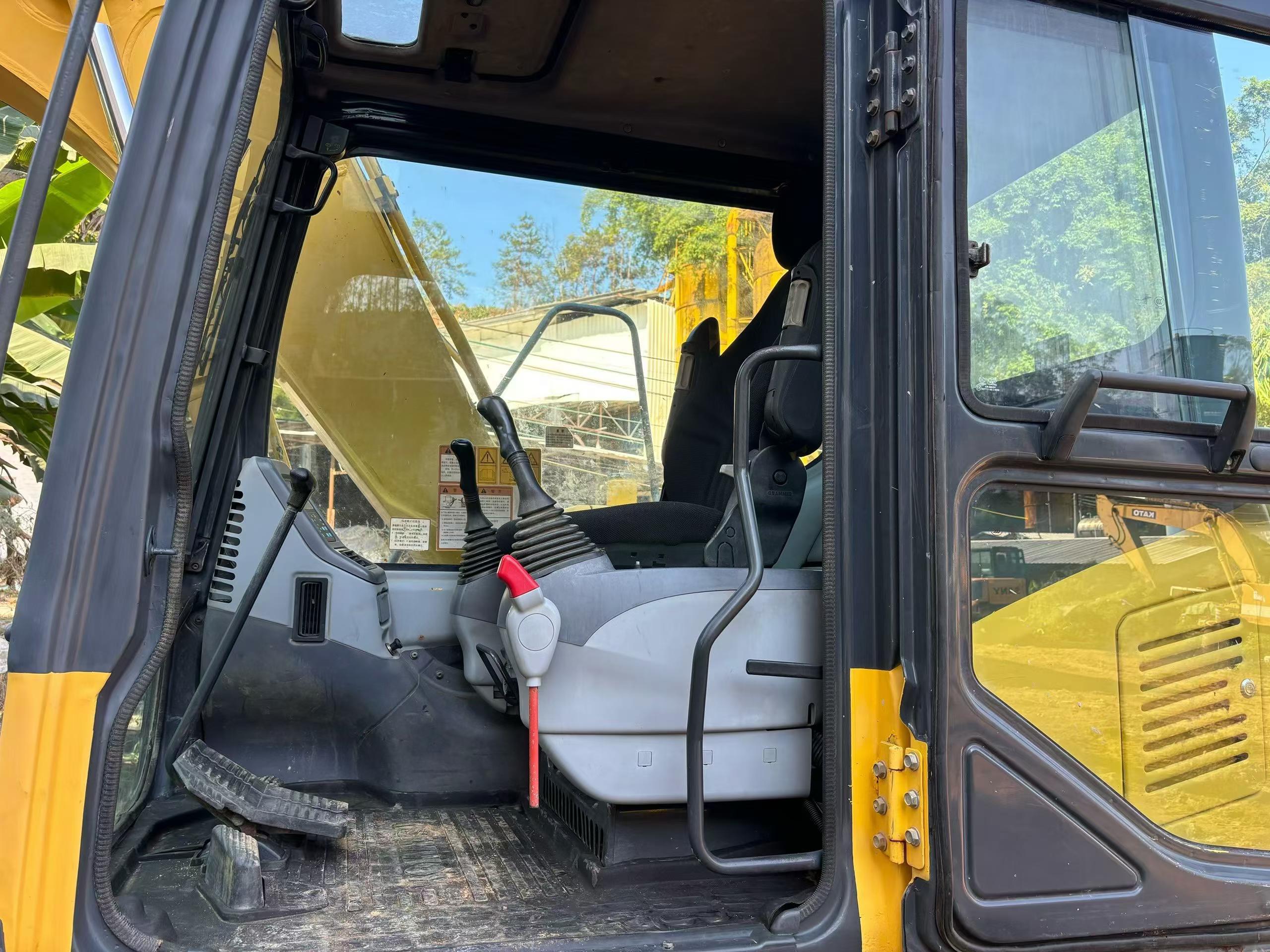 Buy Komatsu PC130-7 Used Excavator / 8