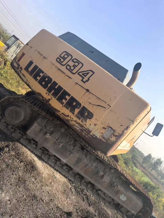 Buy Liebherr R934B Used Excavator / 1