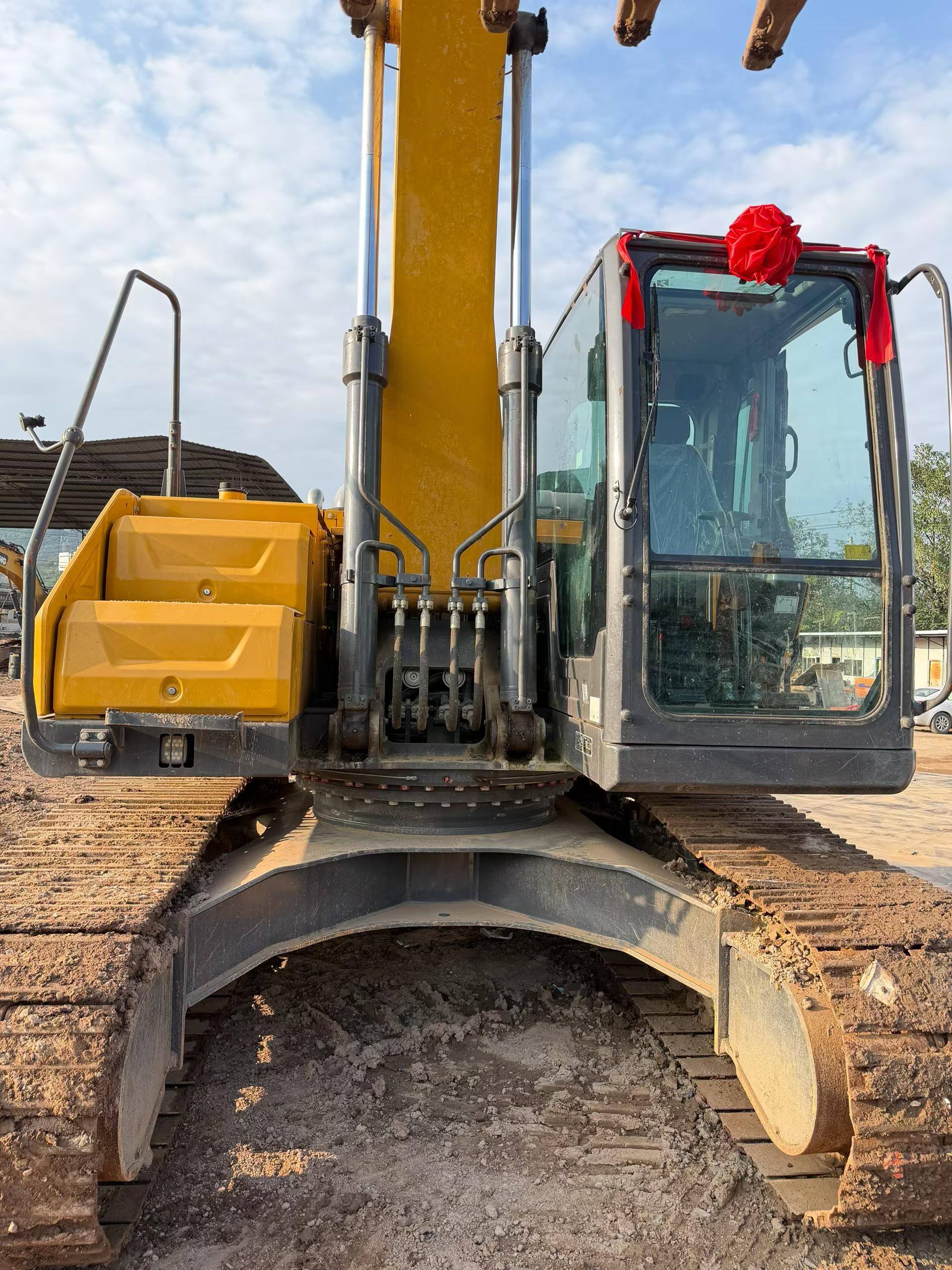 Buy XCMG XE200 Used Excavator / 8