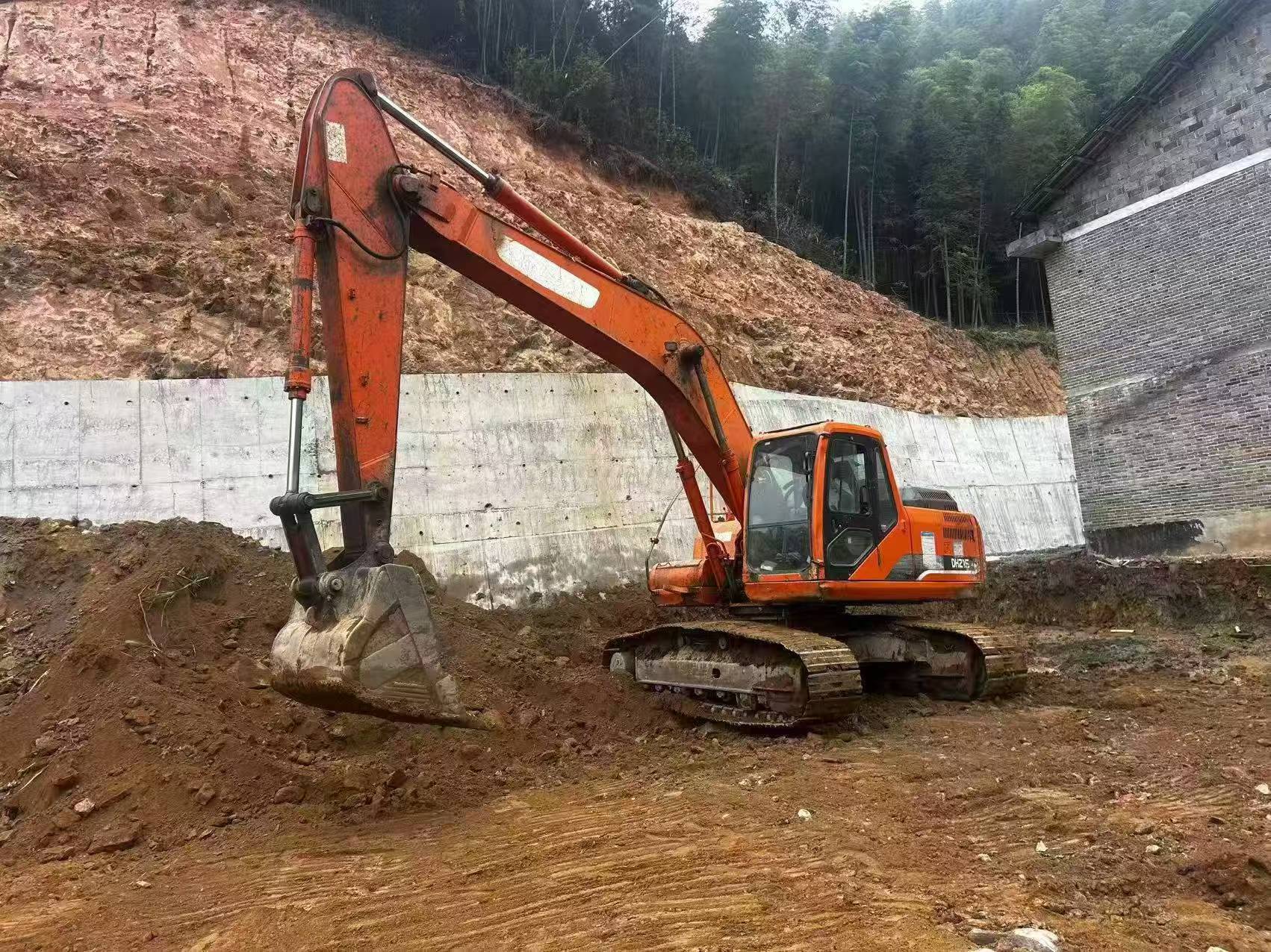Buy Doosan DH215-7 Used Excavator / 9