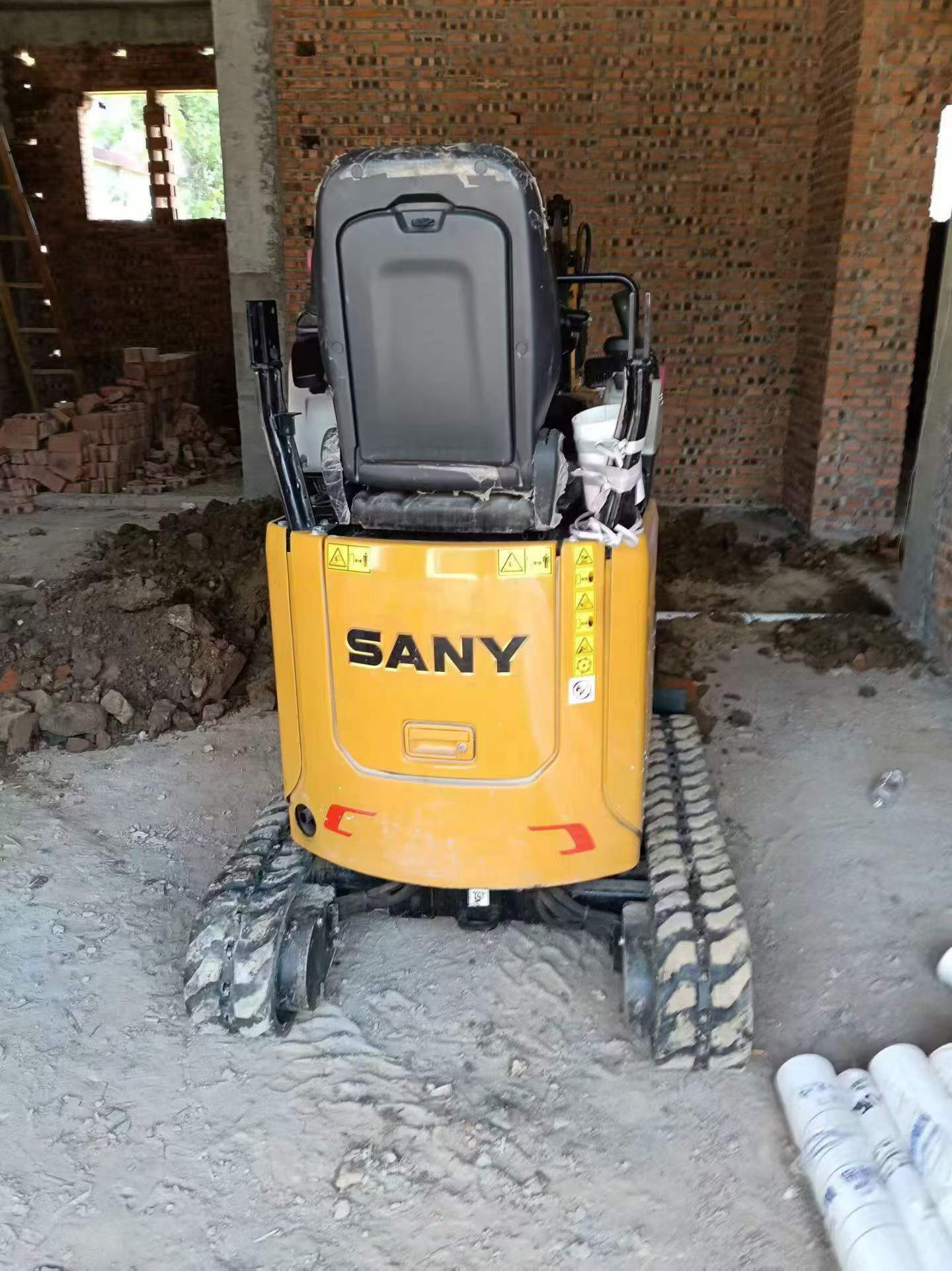 Buy Sany SY16C Used Excavator / 3