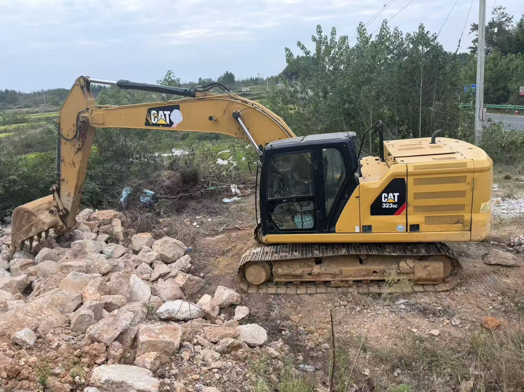 Buy Caterpillar 320GC Used Excavator / 2