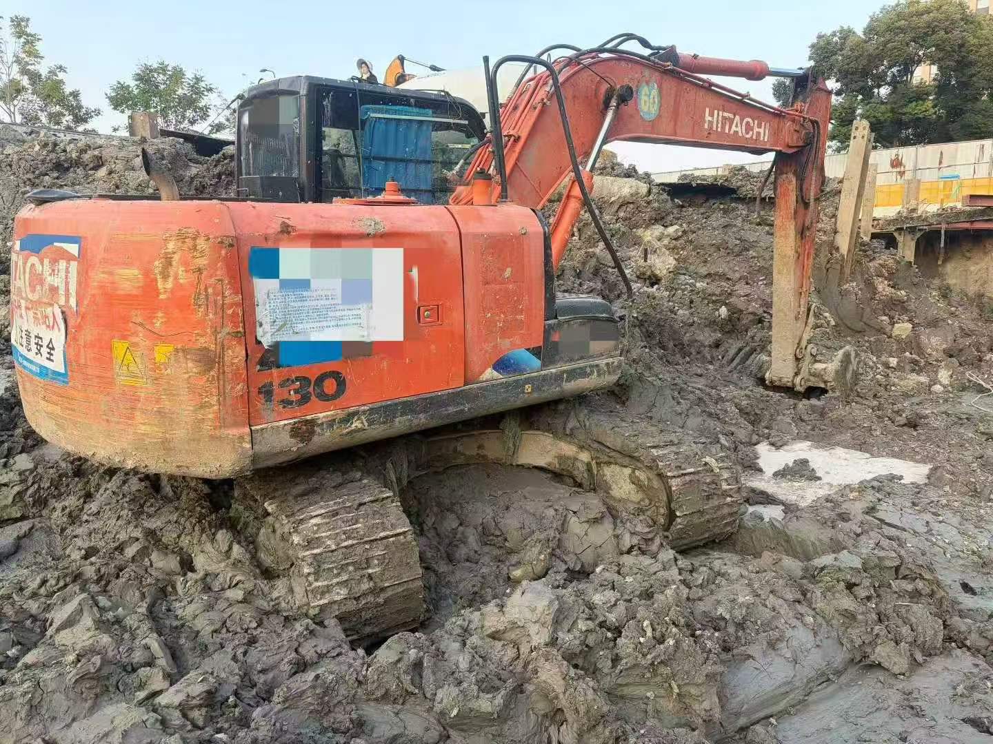 Buy Hitachi ZX130-5A Used Excavator / 4