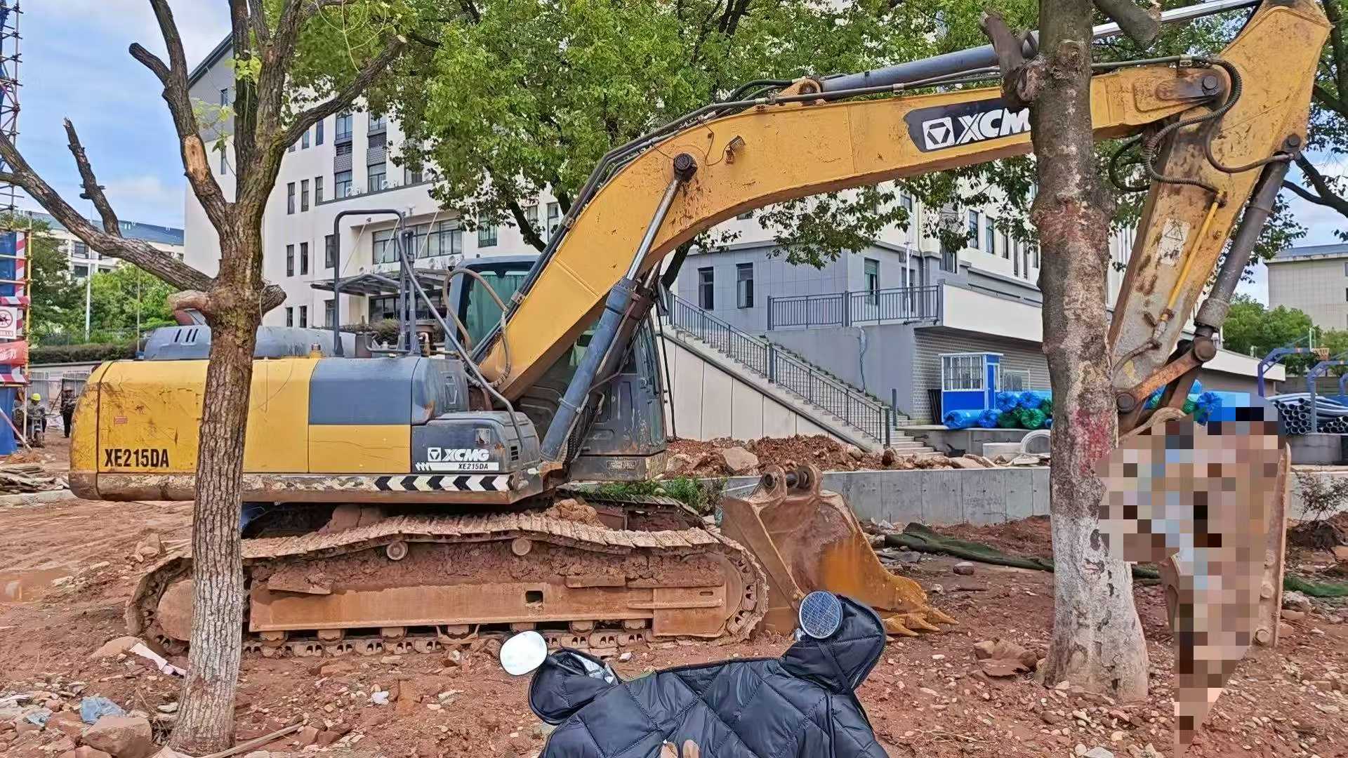 Buy XCMG XE200 Used Excavator / 9