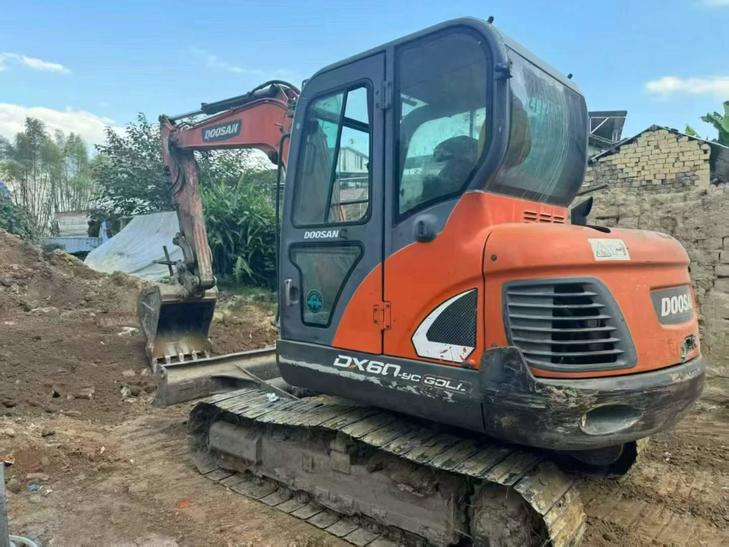 Buy Doosan DX60 Used Excavator / 1