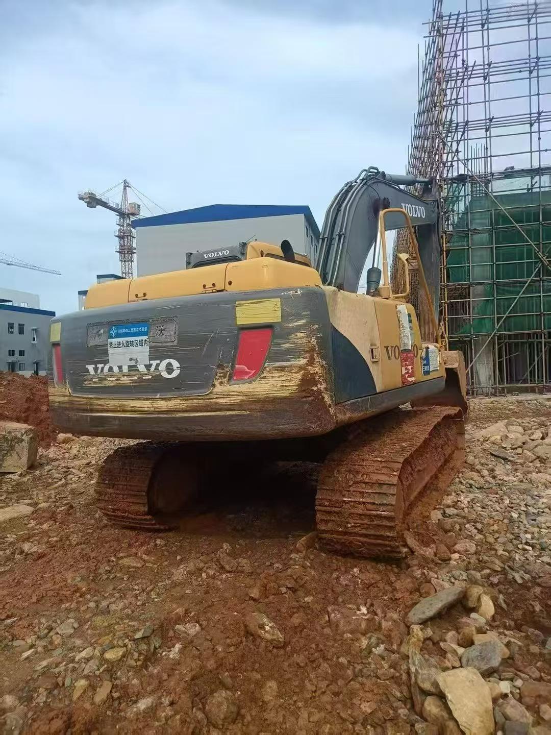 Buy Volvo EC200 Used Excavator / 2