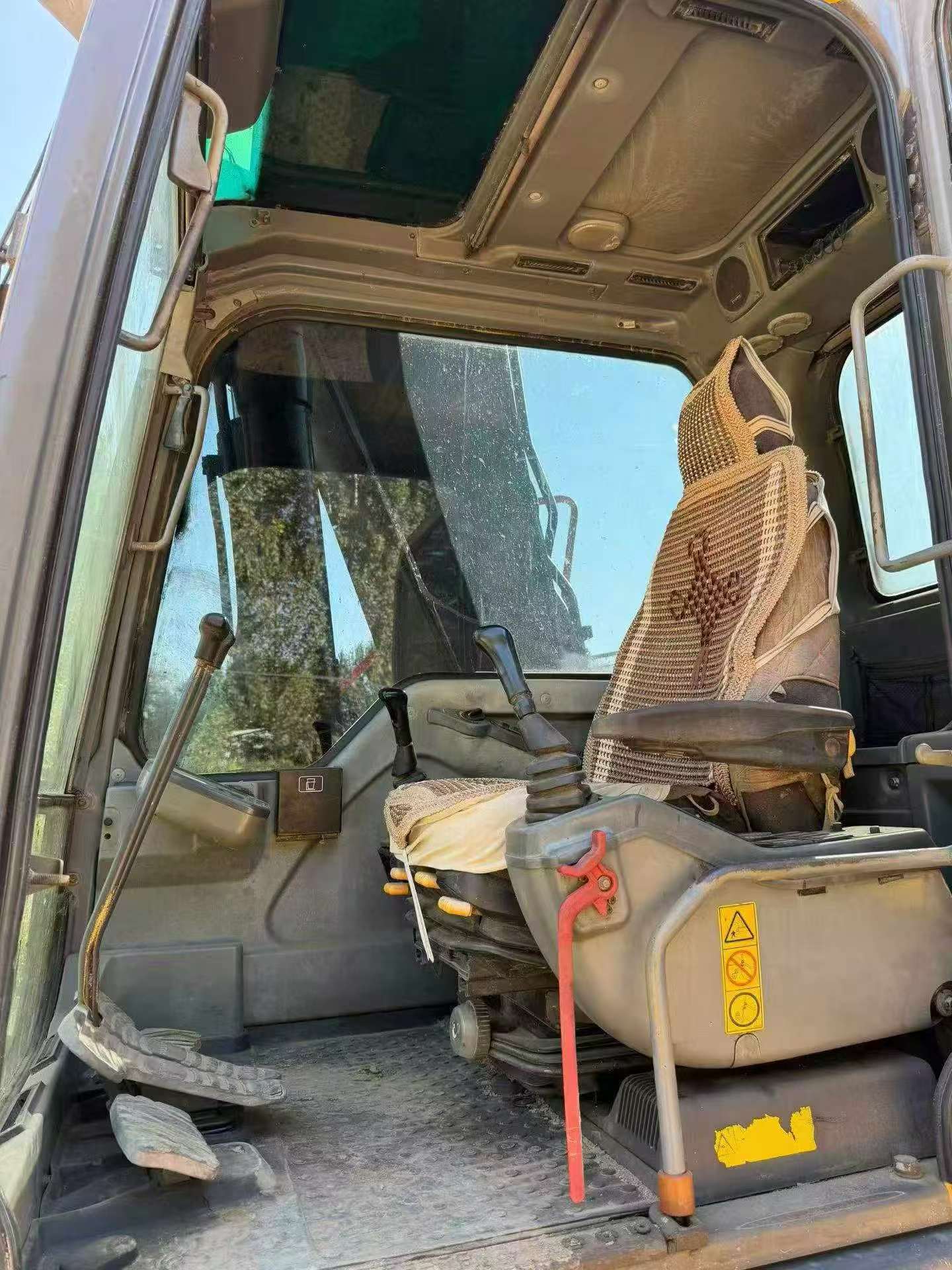 شراء حفارة Volvo EC210B مستعملة / 8
