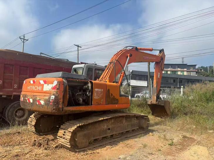 Buy Hitachi ZX200-6 Used Excavator / 1