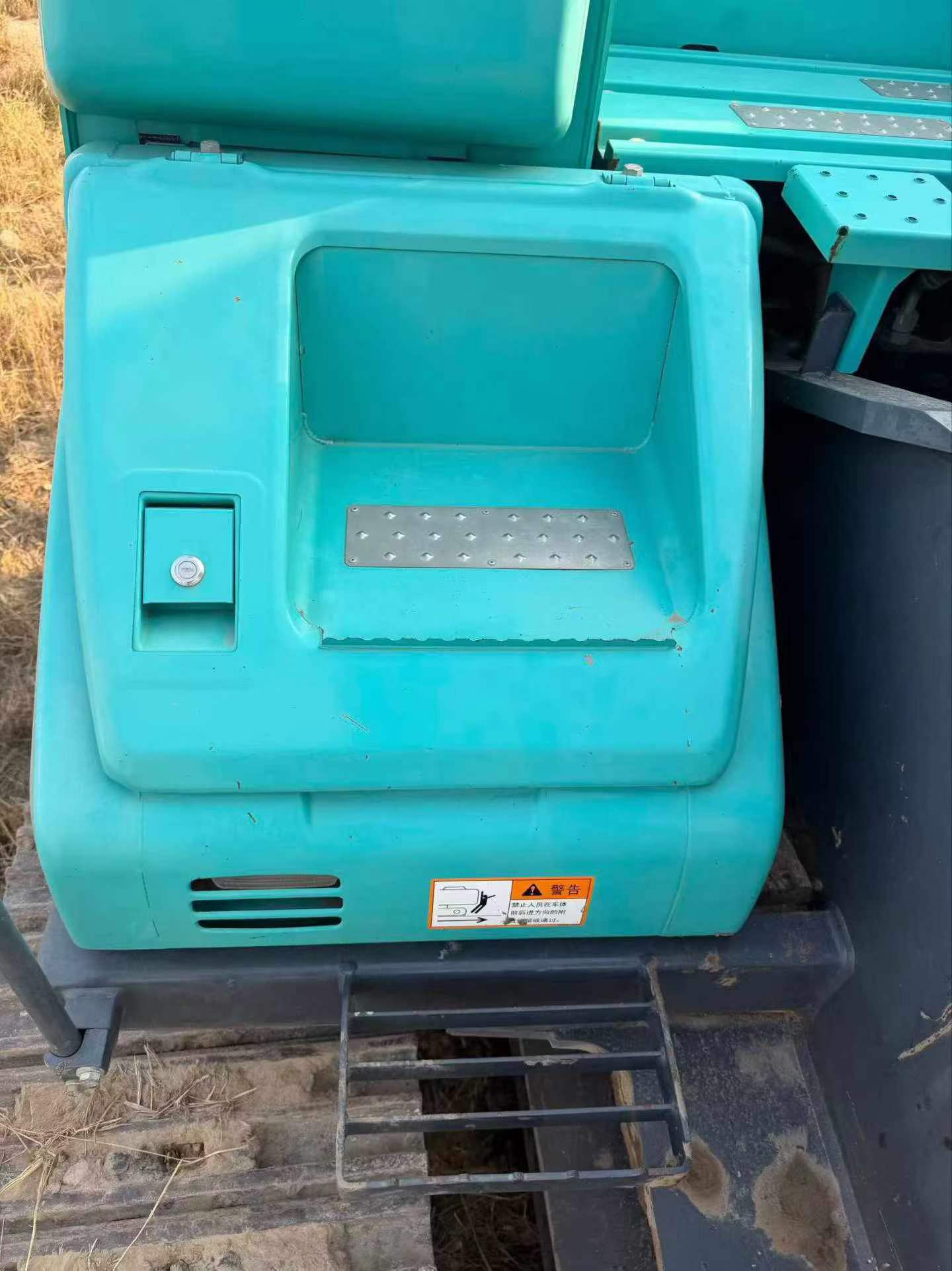 Buy Kobelco SK210 Used Excavator / 6