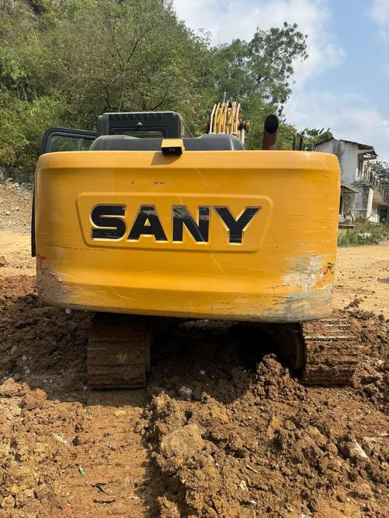 Buy Sany SY125C Used Excavator / 1