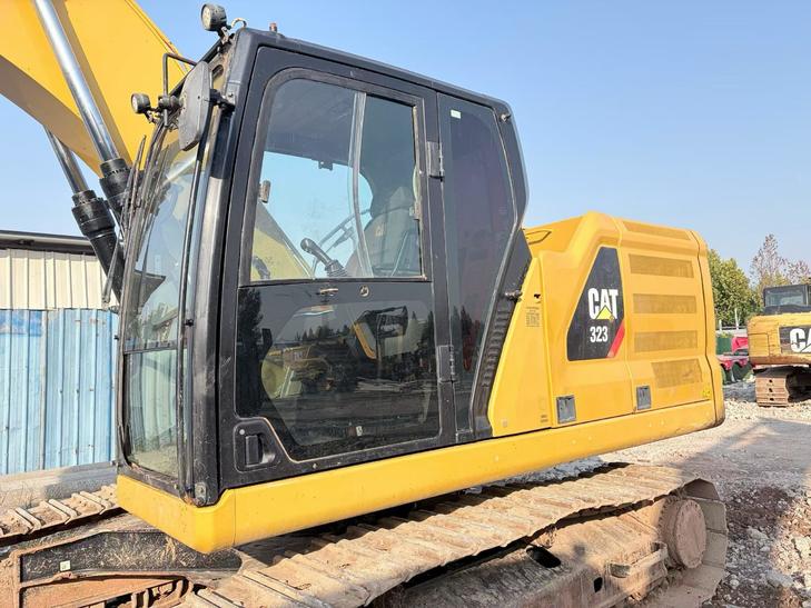 Buy Caterpillar 323 Used Excavator / 1