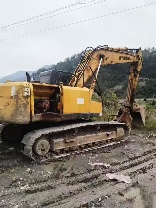 Buy Hyundai R225-7 Used Excavator / 1