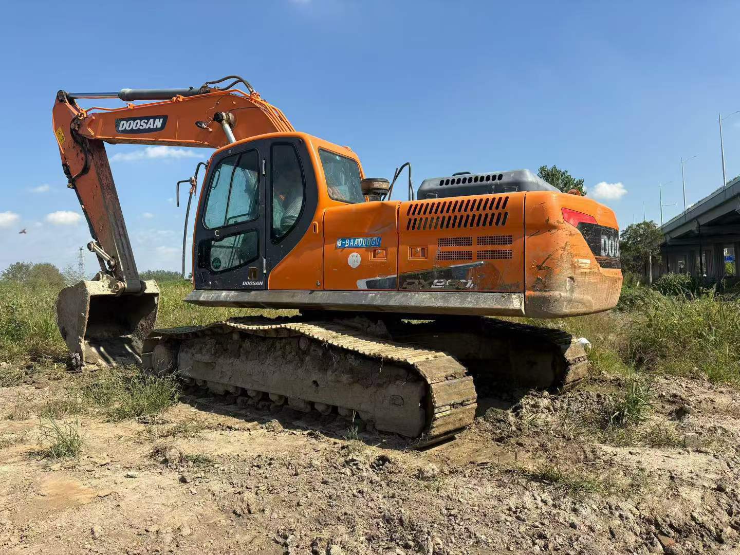 Buy Doosan DX260LC Used Excavator / 9