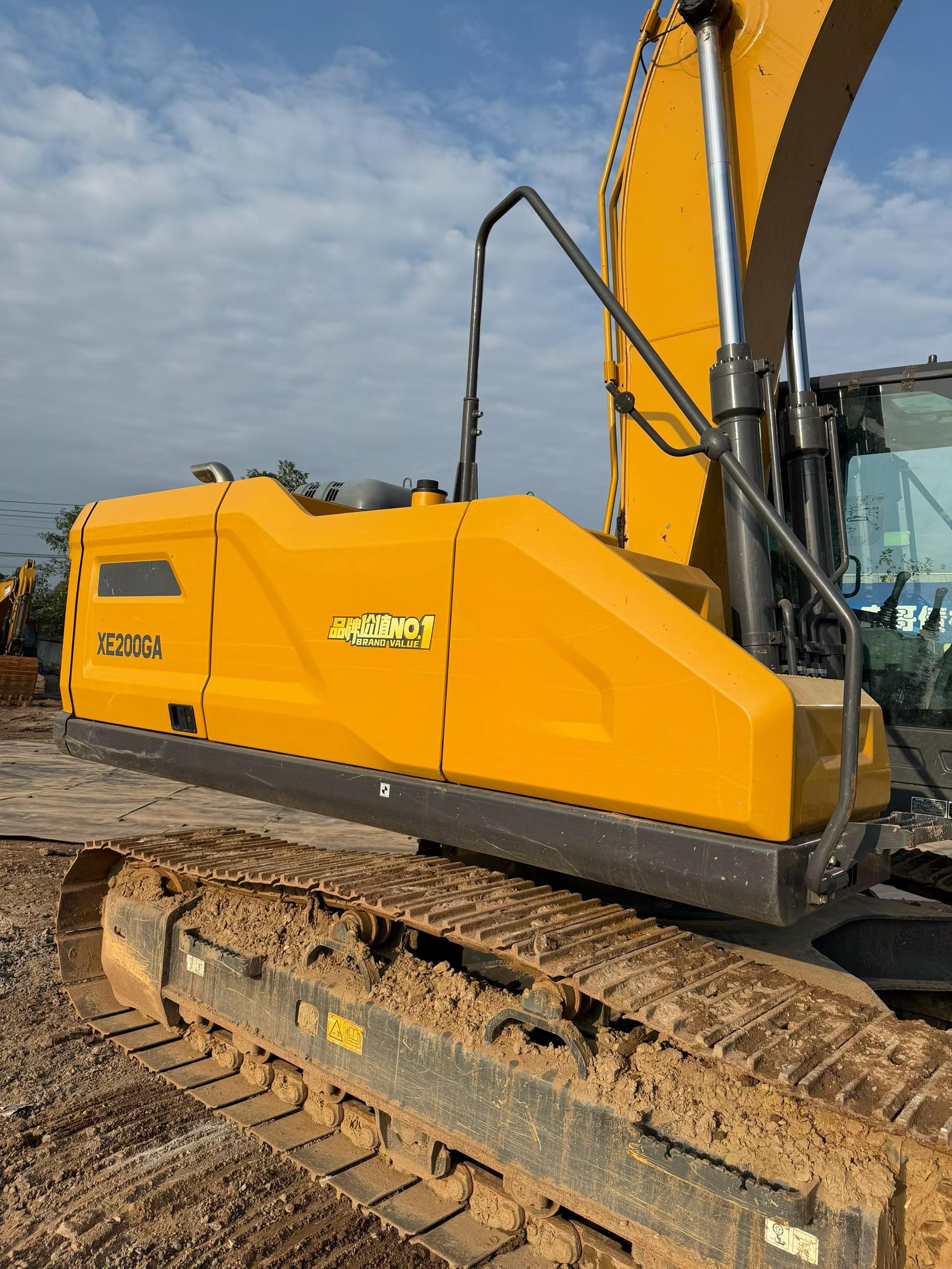 Buy XCMG XE200 Used Excavator / 7