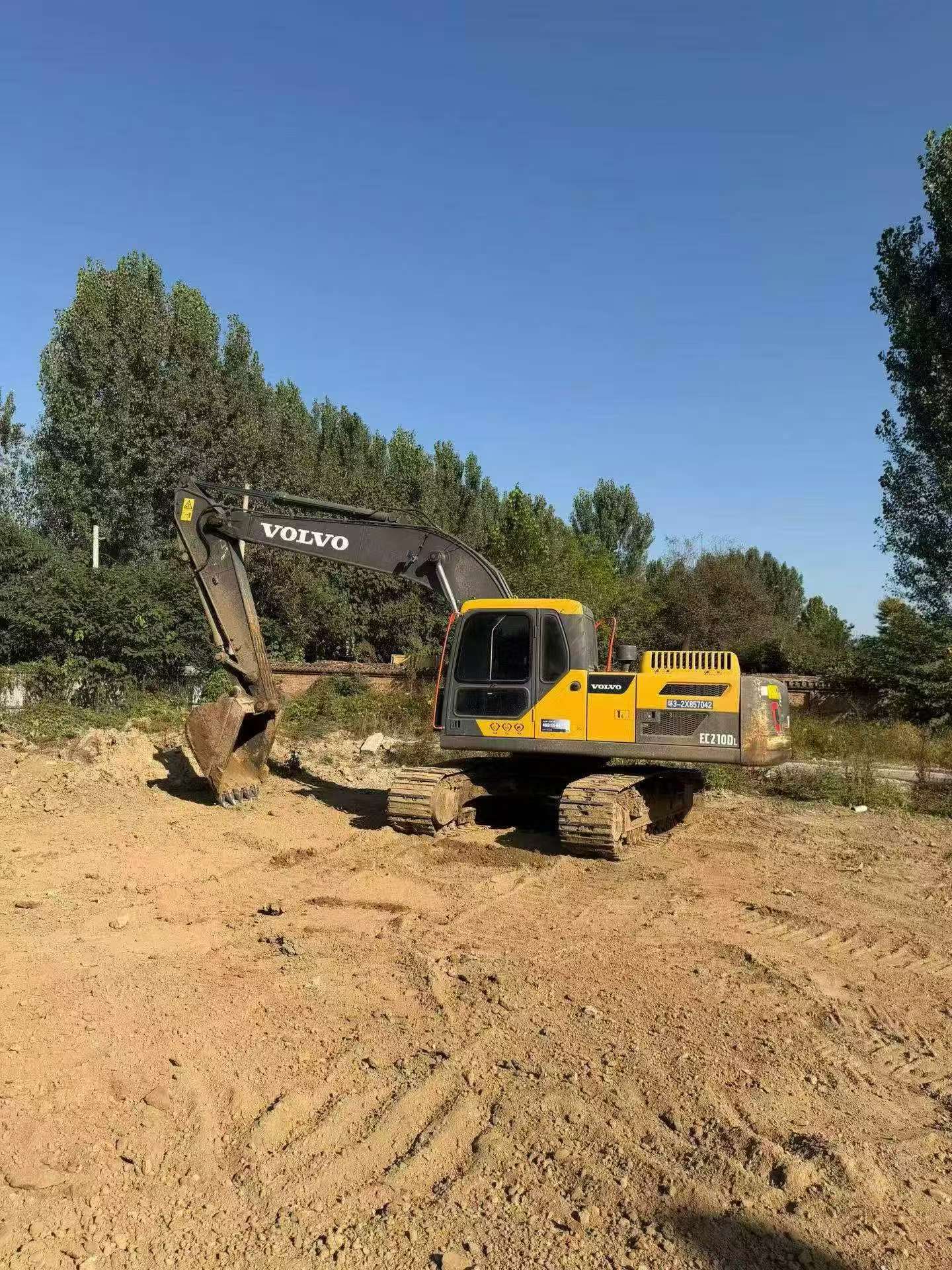 شراء Volvo EC210B مستعمل حفارة