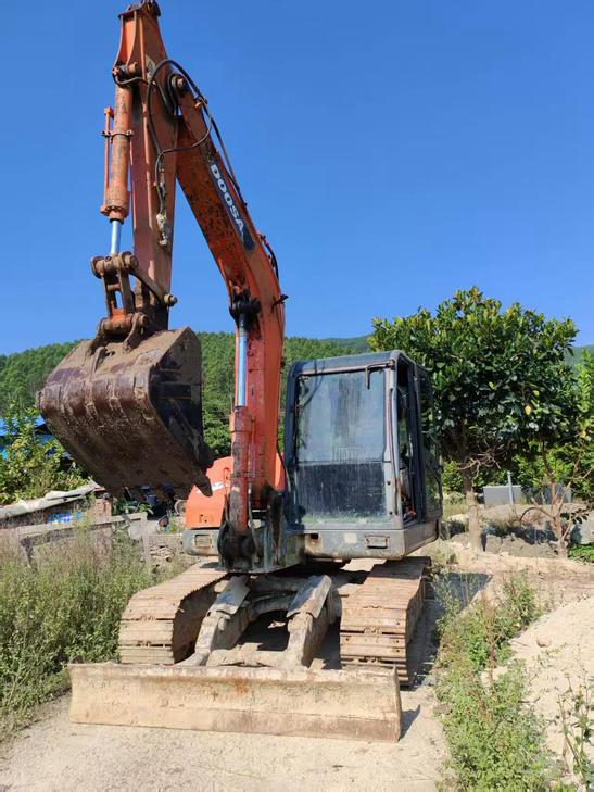 Buy Doosan DH80 Used Excavator / 1