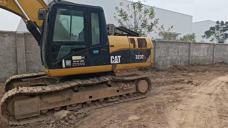 Buy Caterpillar 323 Used Excavator / 1