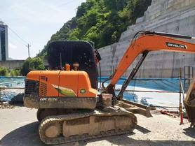 Buy Doosan DH60 Used Excavator / 9 Buy Doosan DH60 Used Excavator / 9