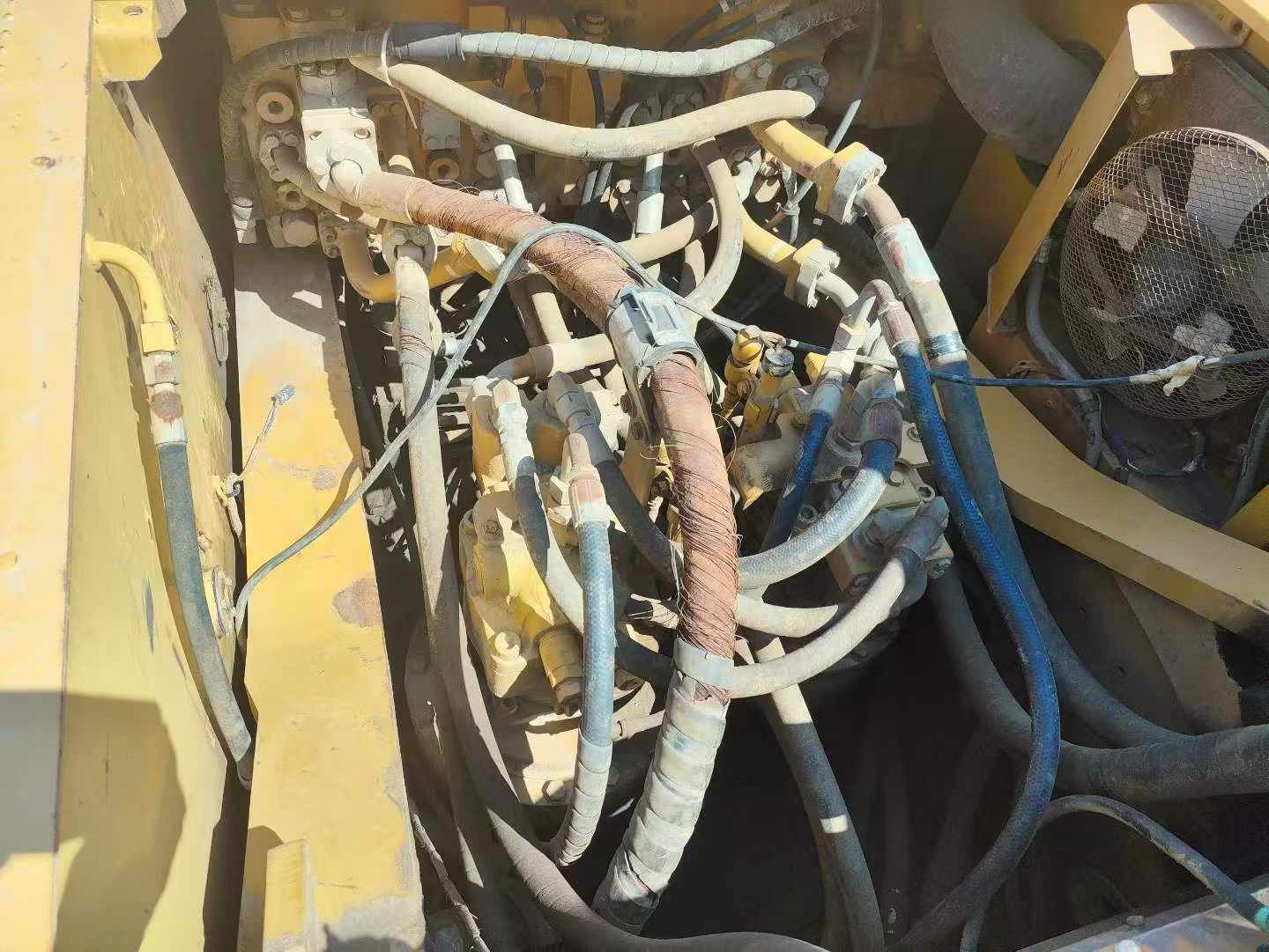 Buy Caterpillar 349E Used Excavator / 5