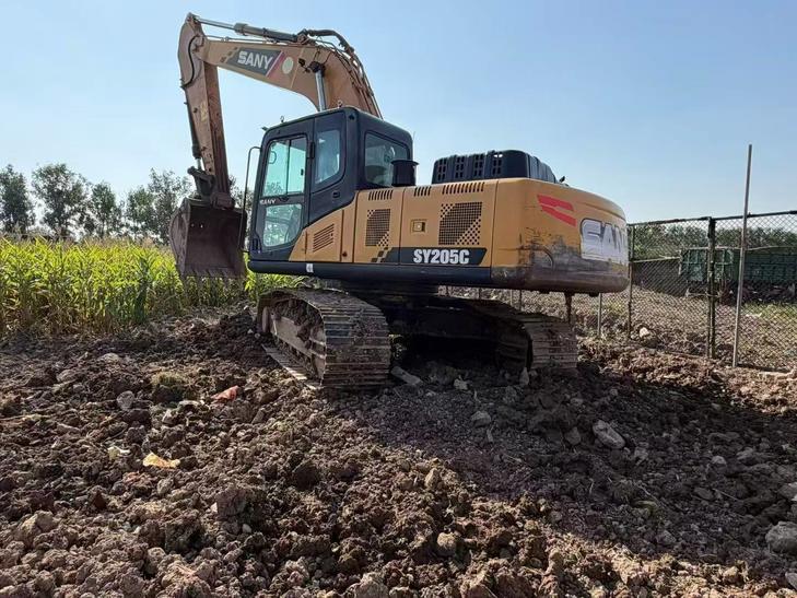 Buy Sany SY205C Used Excavator / 1