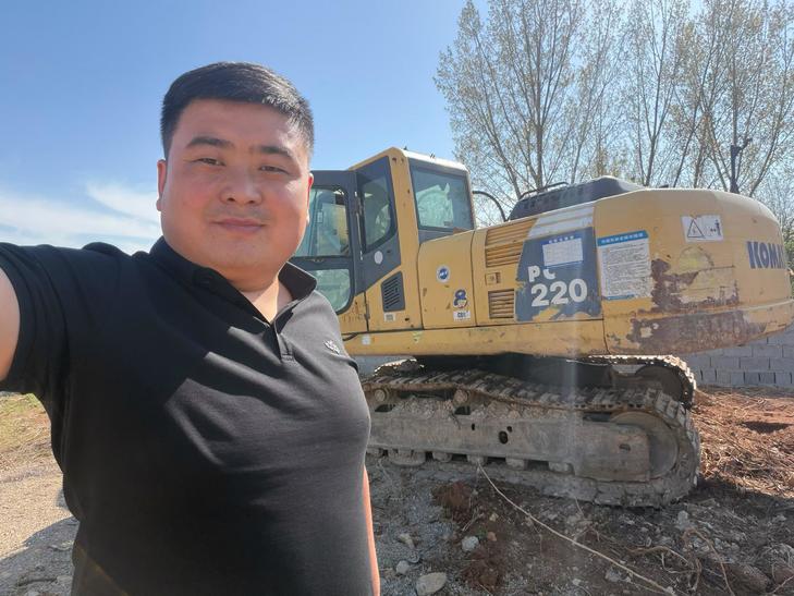 Buy Komatsu Used Excavator / 1
