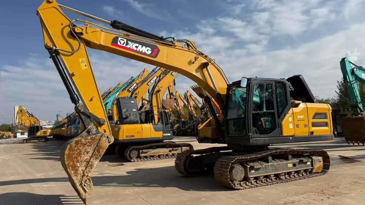 Buy XCMG XE200 Used Excavator / 1
