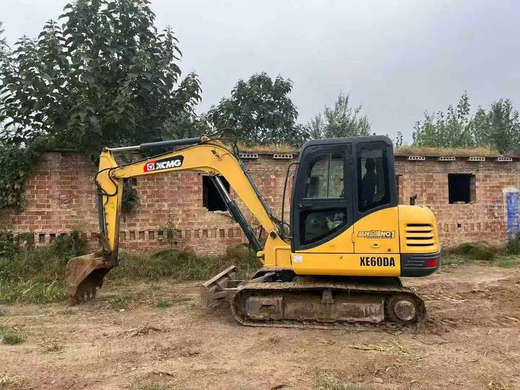 Buy XCMG XE60 Used Excavator / 1