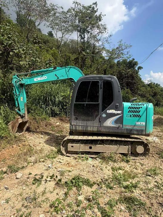 Buy Kobelco SK20SR Used Excavator / 1