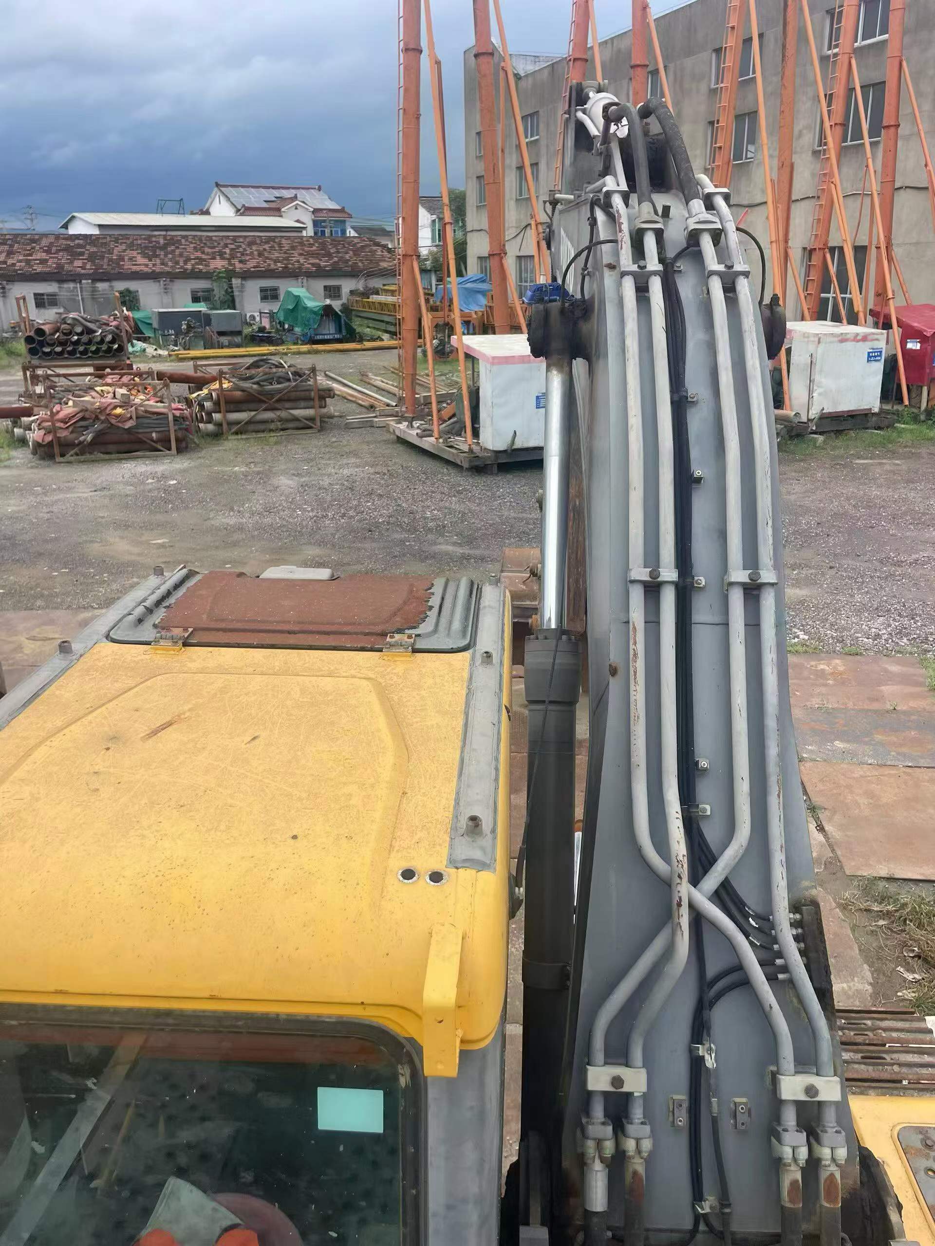 Buy Volvo L220E Used Excavator / 7
