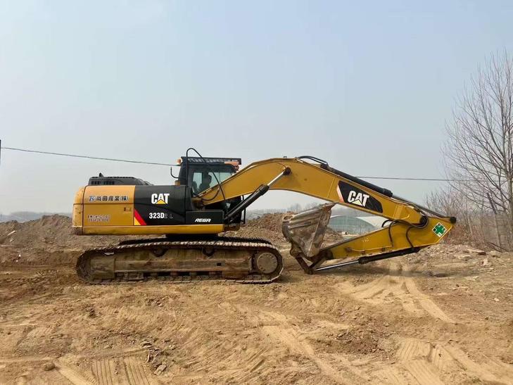 Buy Caterpillar 323 Used Excavator / 1