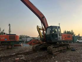 شراء حفارة Hitachi EX240-3 مستعملة / 4 شراء حفارة Hitachi EX240-3 مستعملة / 4