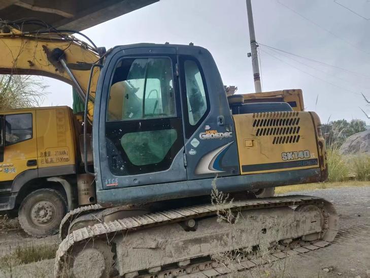Buy Kobelco SK140 Used Excavator / 1