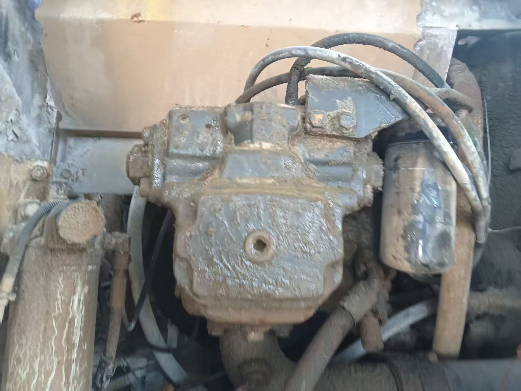 Buy Komatsu PC200 Used Excavator / 6