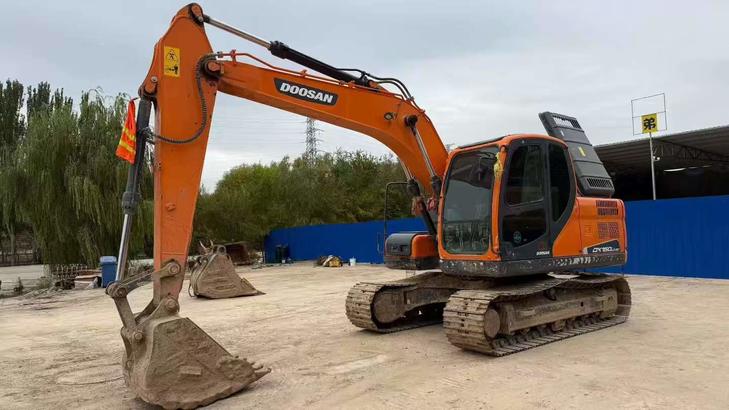 Buy Doosan DH150 Used Excavator / 1