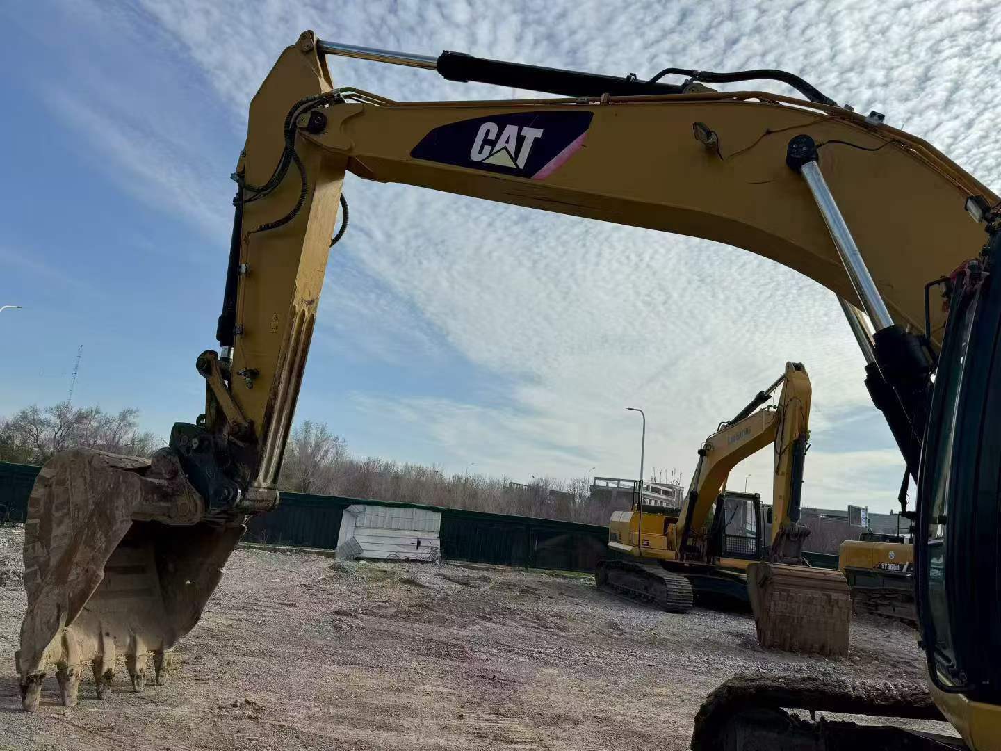 Buy Caterpillar 326DL Used Excavator / 3