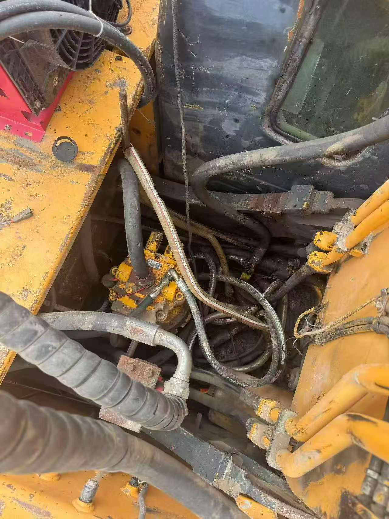 Buy Hyundai R215VS Used Excavator / 6