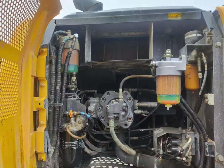 Buy Sumitomo SH210-5 Used Excavator / 1