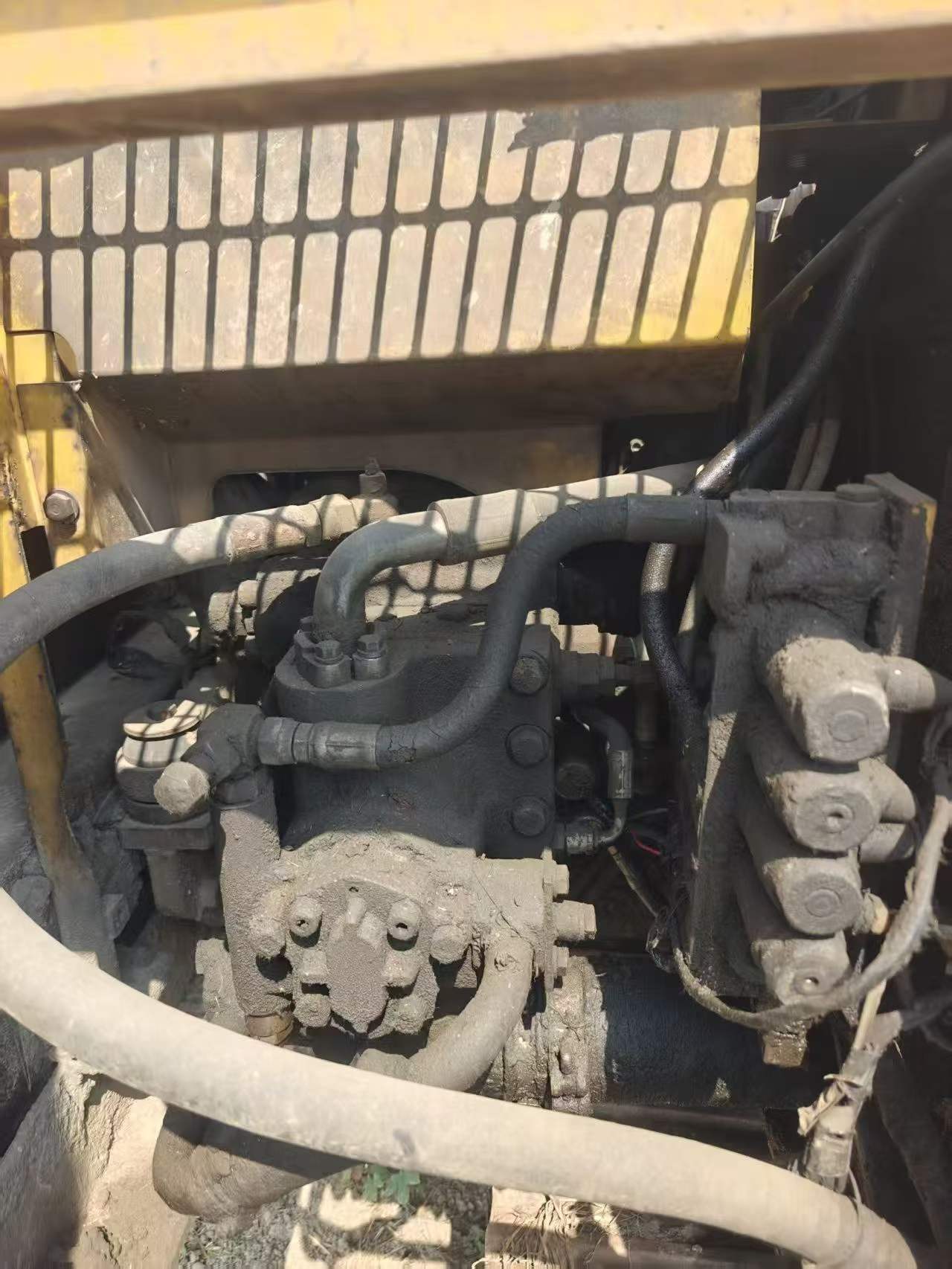 Buy Komatsu PC100-6 Used Excavator / 2