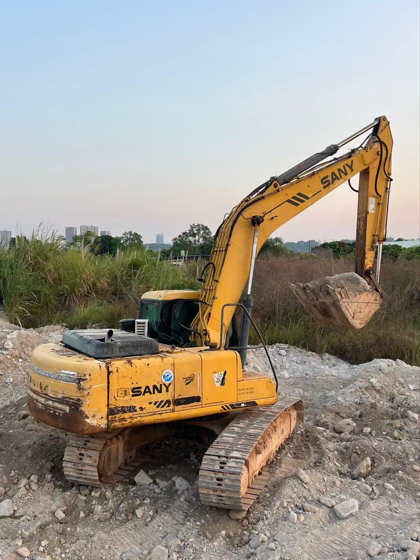 Buy Sany SY215C Used Excavator / 3