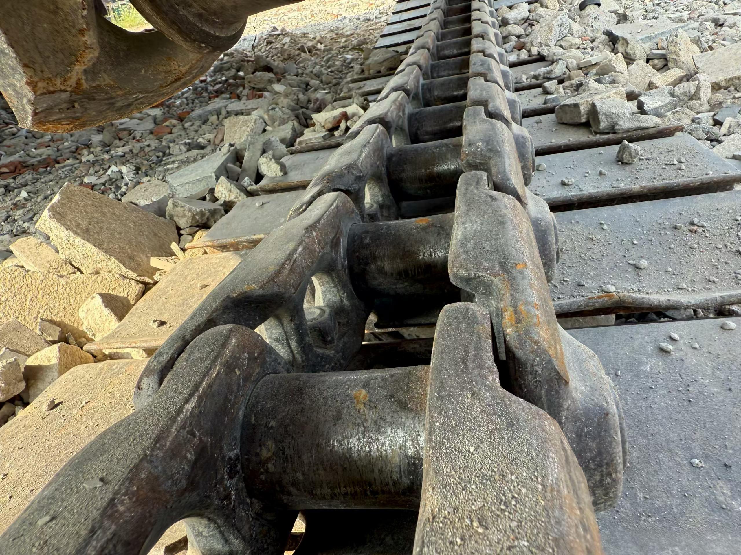 Buy Doosan DH220 Used Excavator / 5