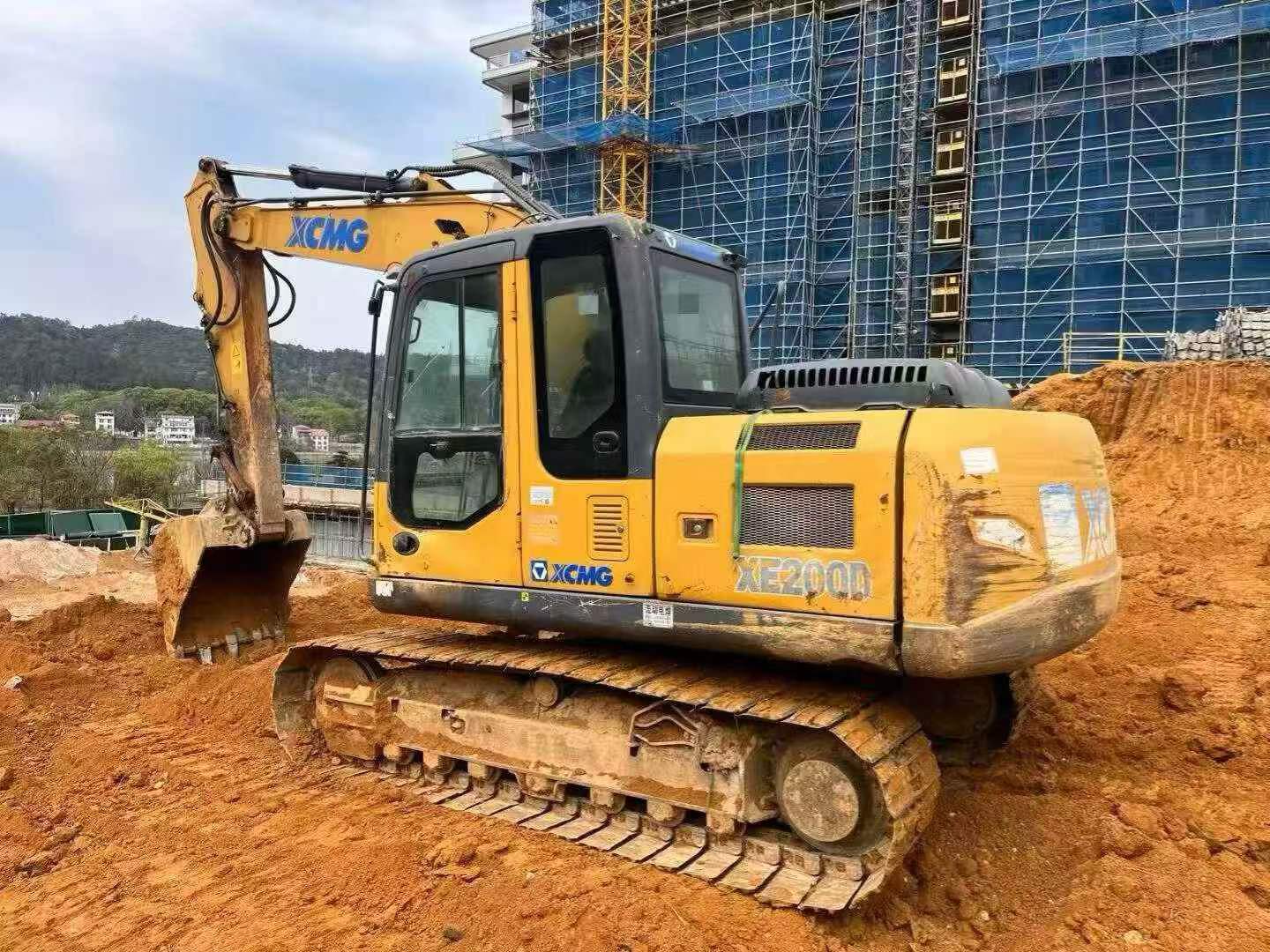 Compre Escavadeira XCMG XE150 Usada / 2