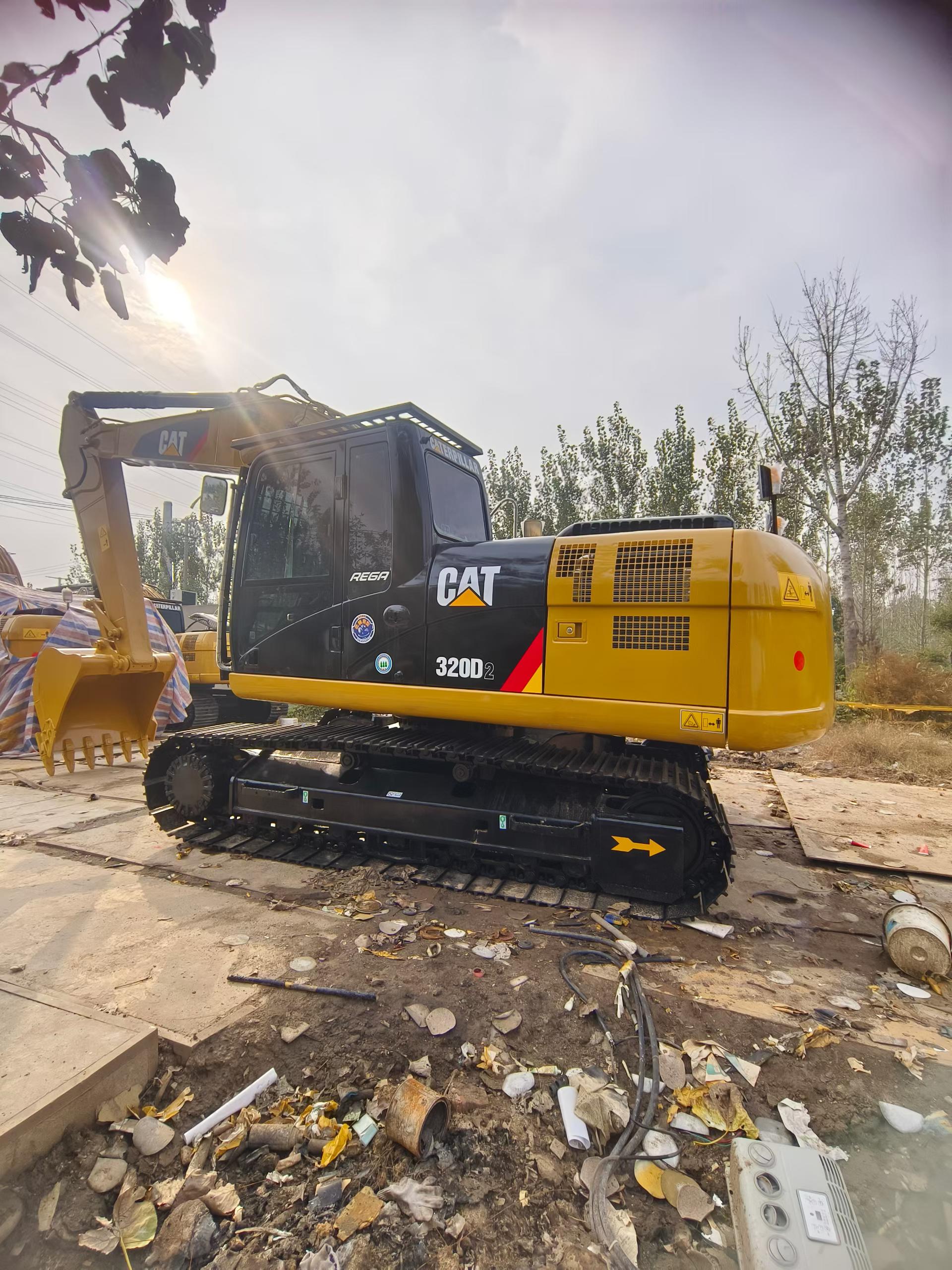 Buy Caterpillar 320D Used Excavator / 1