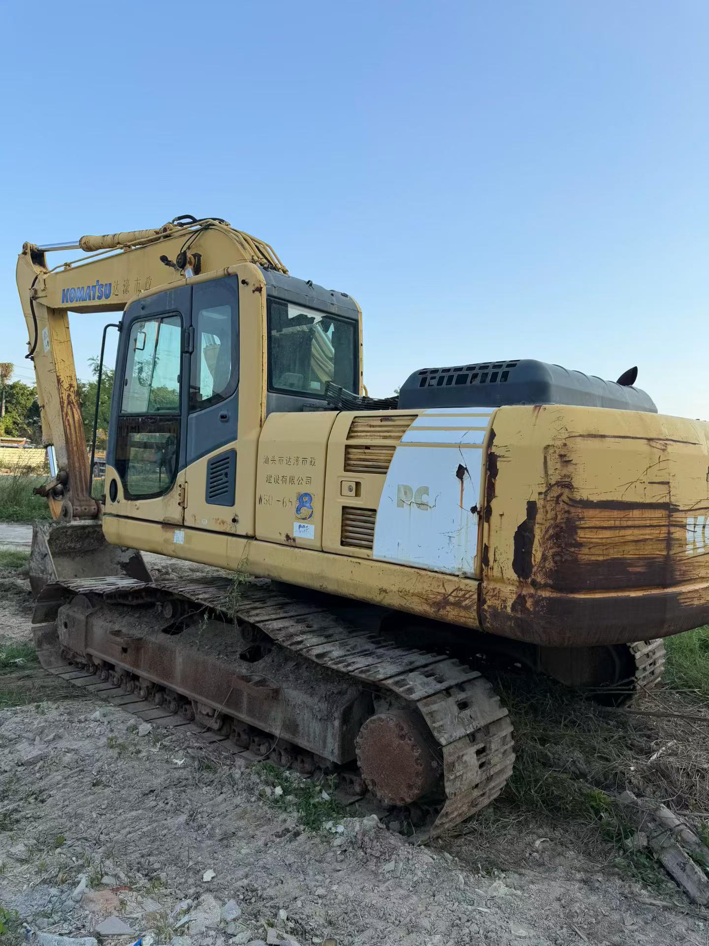 Buy Komatsu PC220-8 Used Excavator / 3